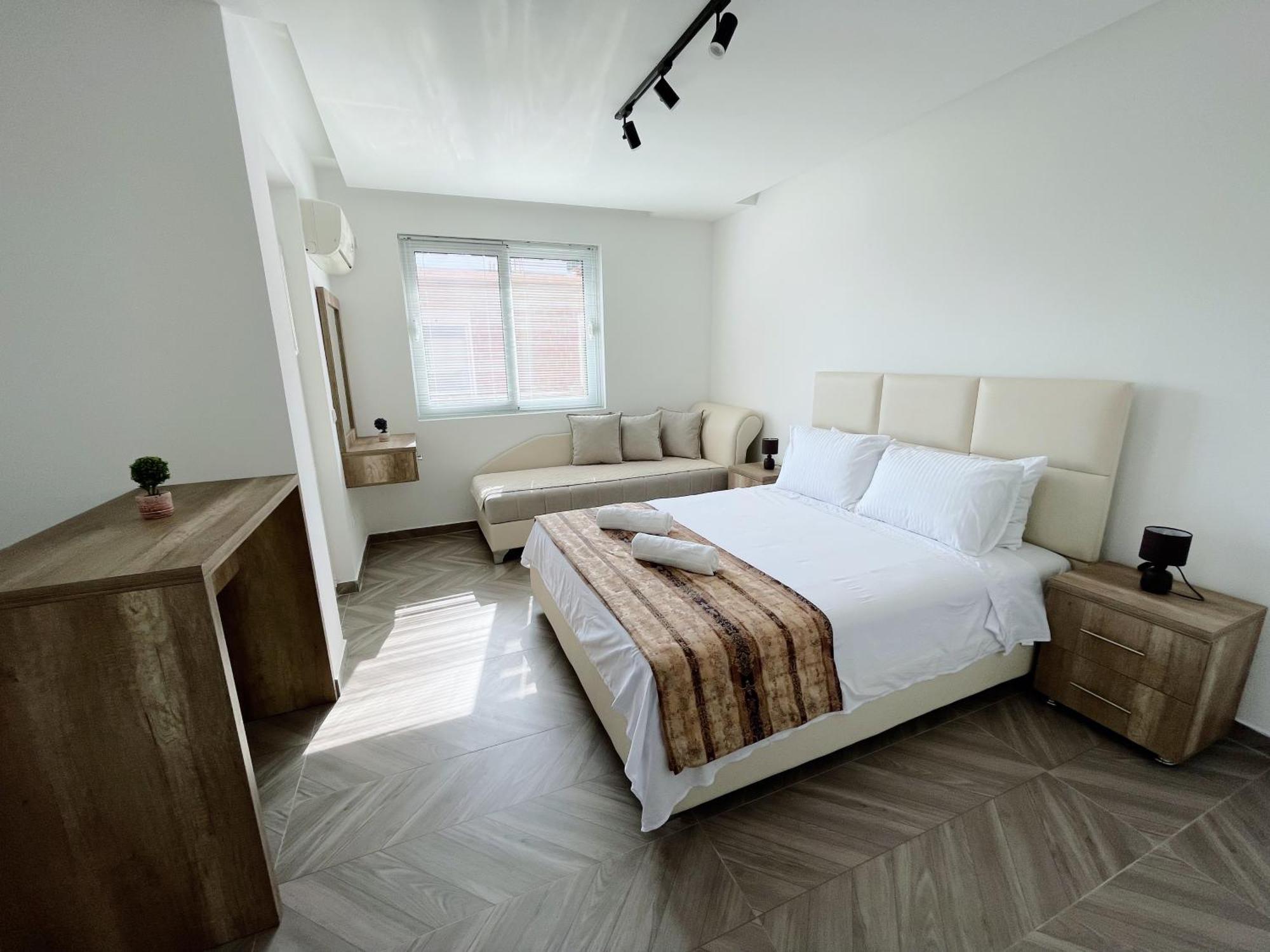 Guest House Koliqi - Hotel & Apartments Ulcinj Zewnętrze zdjęcie