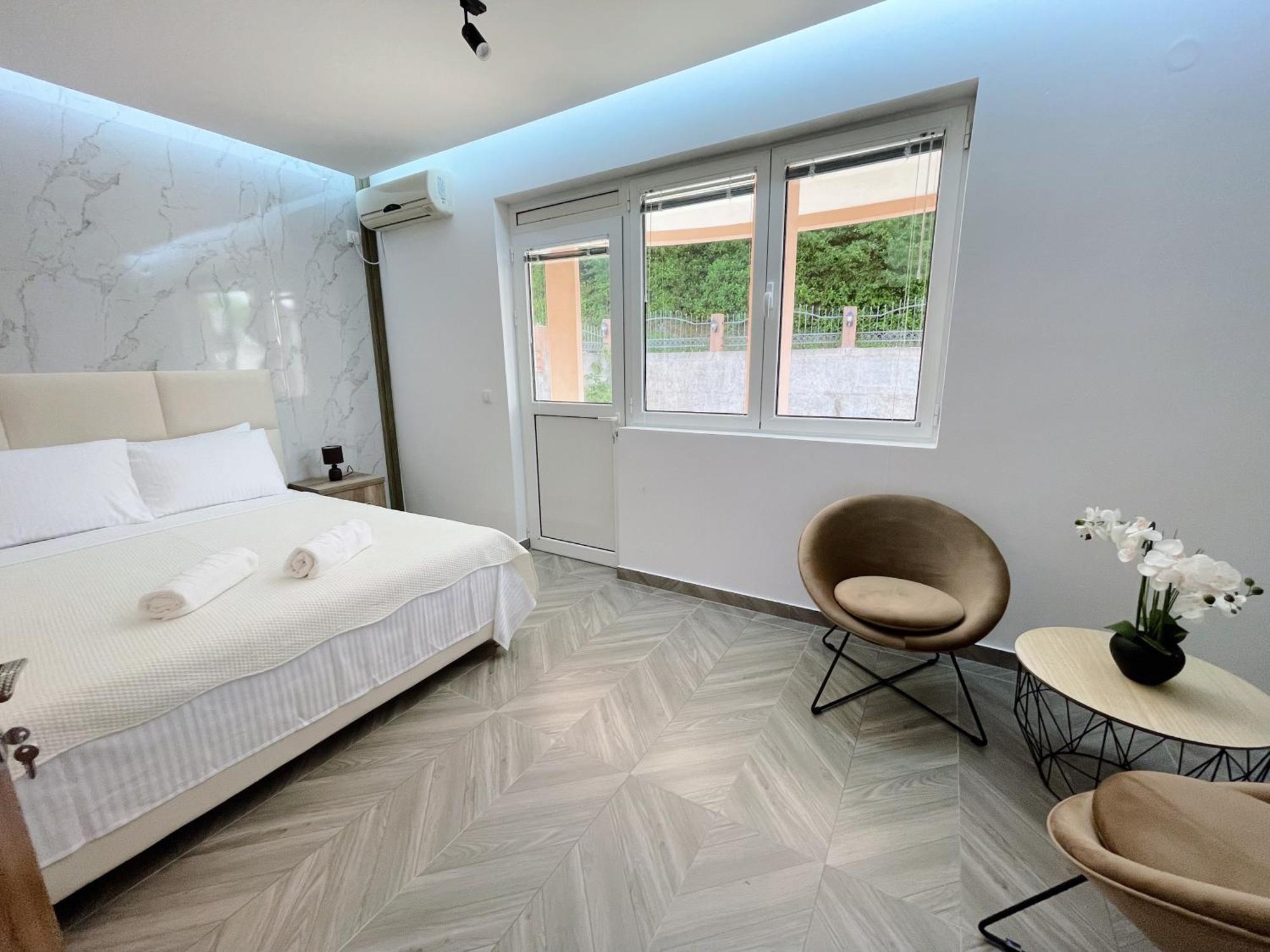 Guest House Koliqi - Hotel & Apartments Ulcinj Zewnętrze zdjęcie
